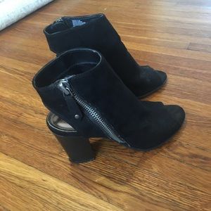 Madden girl zipper black heels 9.5